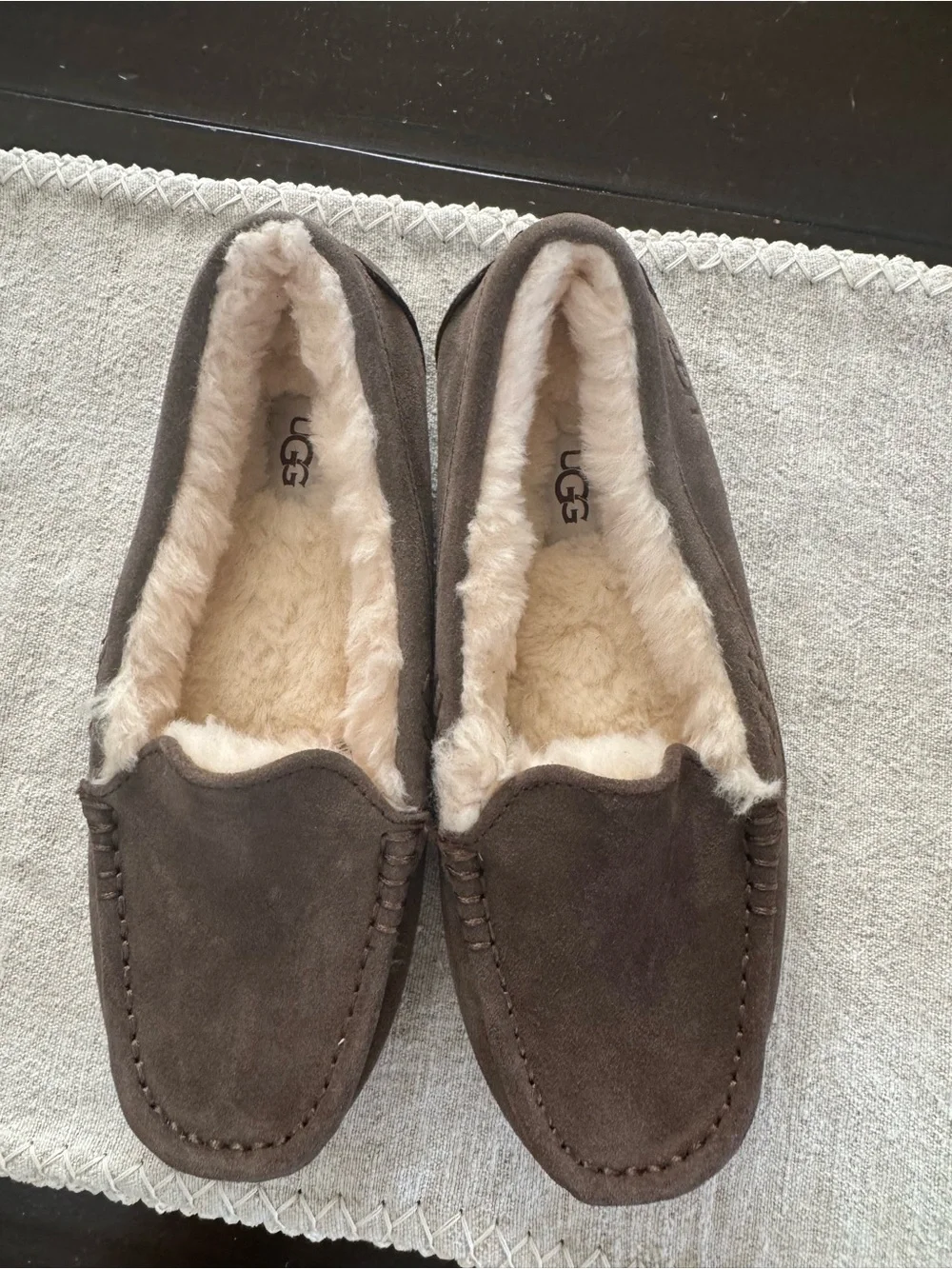 UGG Women's Ansley Slipper Espresso Brown Suede Moccasins Size 7
